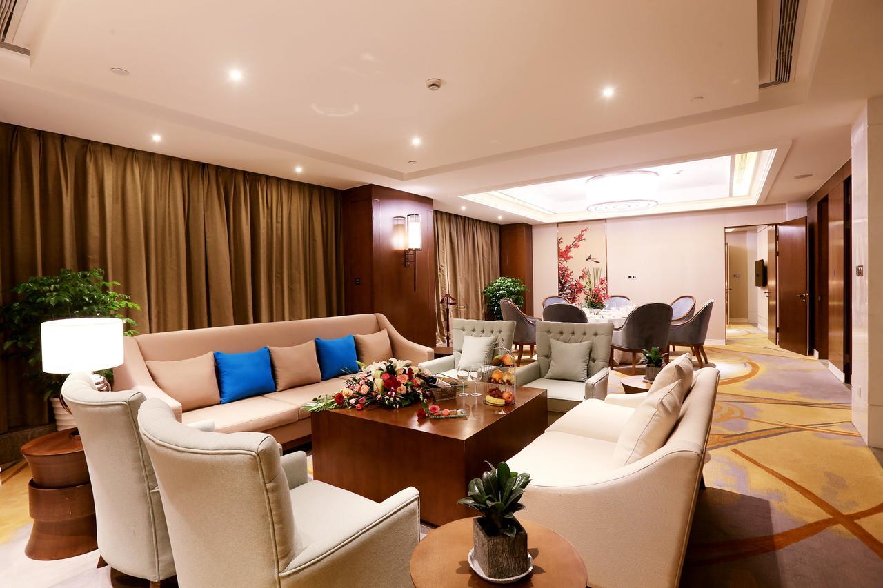 Howard Johnson Xiangyu Plaza Linyi 린이 외부 사진