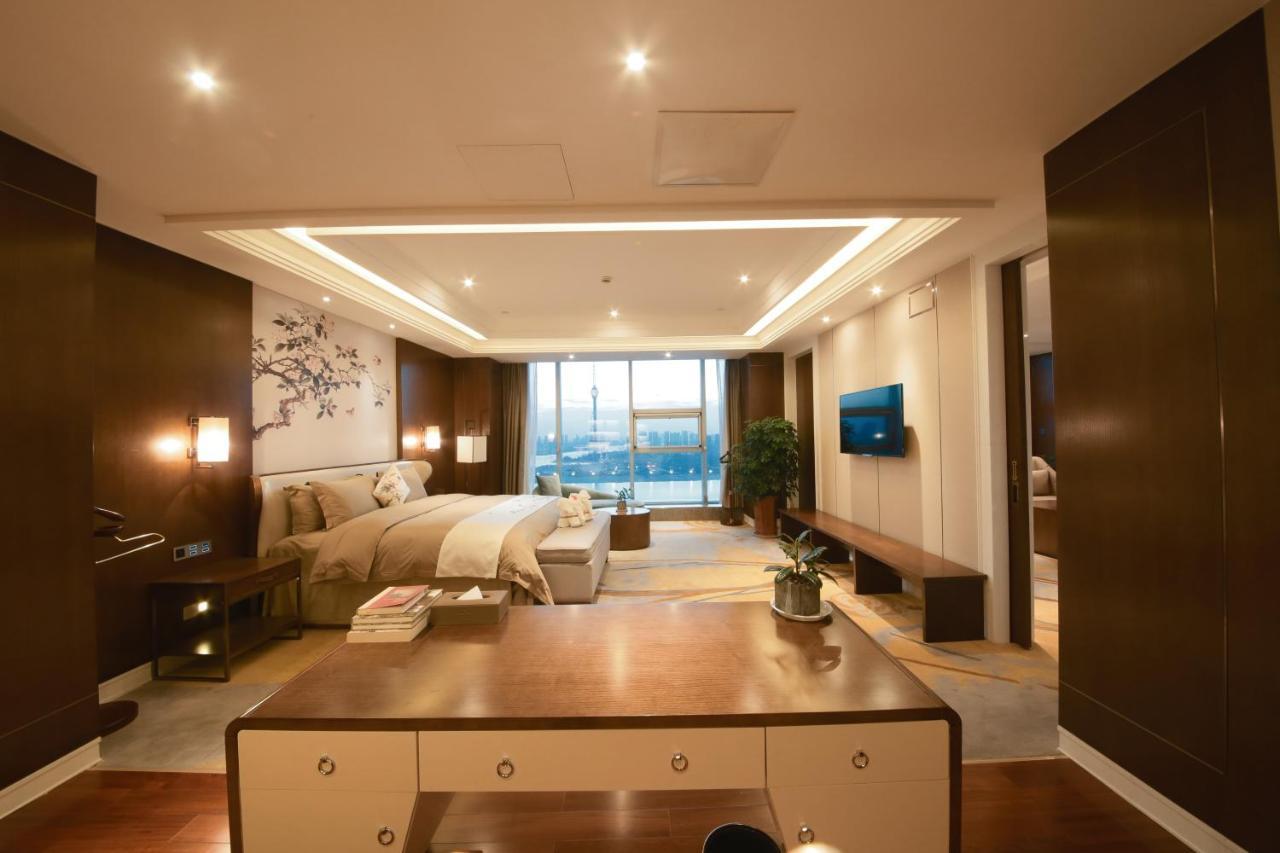 Howard Johnson Xiangyu Plaza Linyi 린이 외부 사진
